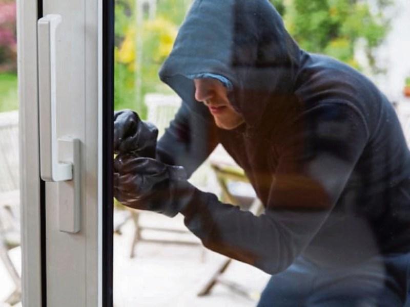 Burglary at Army Officer’s Home: Thieves Escape with ₹1 Lakh in Valuables